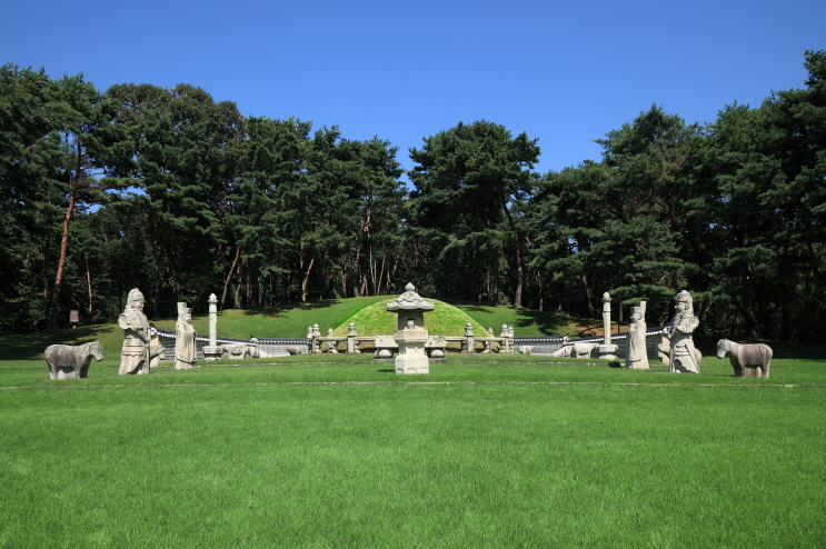 제23대 순조와 순원왕후의 인릉(仁陵)